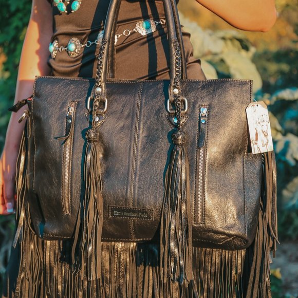 The Nashville Gunner a Haute Southern Hyde by Beth Marie Exclusive - Picture 7 of 11